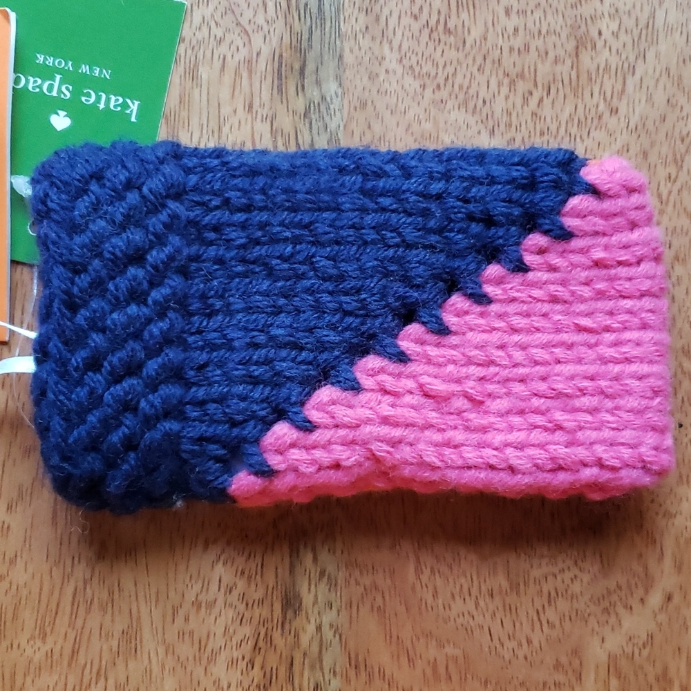 Kate Spade hand knit cellphone case "hand in hand"